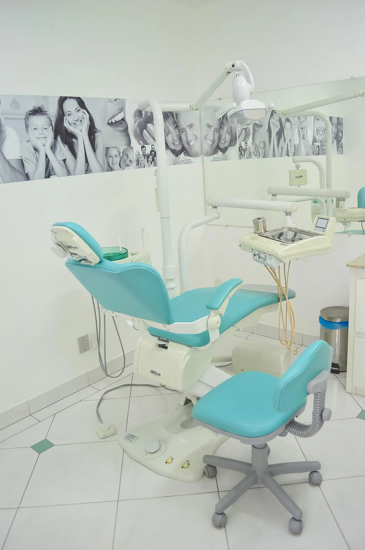 Differences between Dentistry and a dentist in Málaga